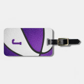 紫色のチームカラーのモノグラムのバスケットボール ラゲッジタグ (正面横)
