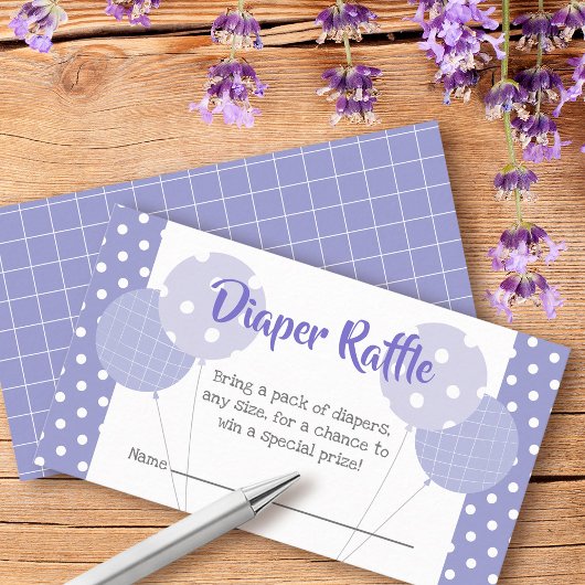 紫色のバルーン赤ちゃんシャワーかわいいおむつラッフル エンクロージャーカード