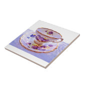 紫色のパンジーのヴィンテージのティーカップのタイル タイル (側面)