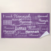 紫色のパーソナライズな名前 ビーチタオル (正面)