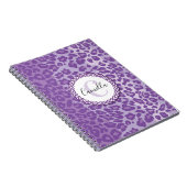 紫色のヒョウ柄とカスタムモノグラムと名前 ノートブック (右側)