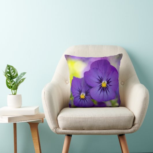紫色のビオラ クッション (椅子)