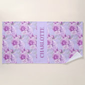 紫色のピンクのバラの花名 ビーチタオル (正面)