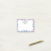 紫色のピンクの水の色のシェブロン幾何学的プリント ポストイット (デスク上)