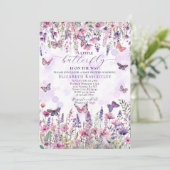 紫色のピンクの蝶とワイルドフラワーベビーシャワー 招待状 (スタンド正面)