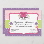 紫色のピンクの蝶ベビーシャワーおよび緑 招待状 (正面/裏面)