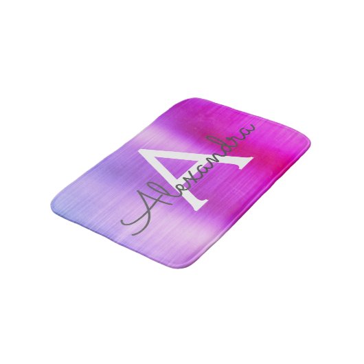 紫色のピンクブラシ仕上げ金属モノグラム名 バスマット (アングル)