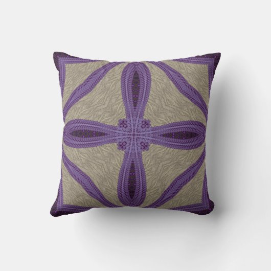 紫色のフェイクな刺繍 クッション (裏面)