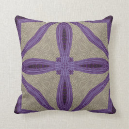 紫色のフェイクな刺繍 クッション