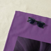 紫色のフラクタルの花 ビーチタオル (インサイチュ)