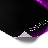 紫色のフラクタルバラの金ゴールドと7つのチャクラ ポスター (角)