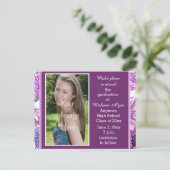 紫色のフローラ写真の卒業式を保存する日付カード 案内ポストカード (スタンド正面)