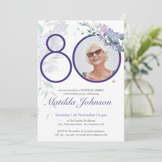 紫色のフローラ写真80誕生日サプライズパーティー 招待状 (スタンド正面)