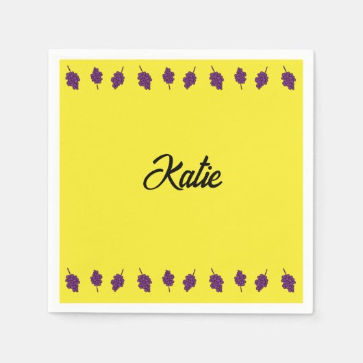 紫色のブドウパーソナライズされた黄色 スタンダードカクテルナプキン (正面)