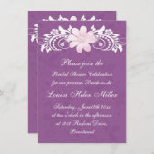 紫色のブライダルシャワーの花の白いデイジーのガーベラ 招待状 (正面/裏面)