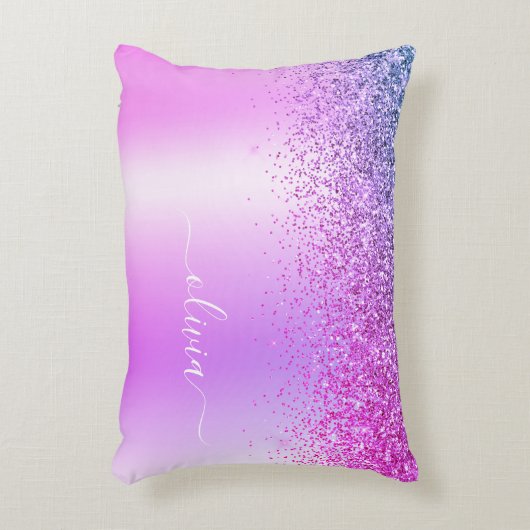 紫色のブラシ仕上げ金属モノグラム名モダン アクセントクッション (正面(垂直))