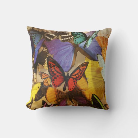 紫色のブルゴーニュ色のオレンジ色の熱帯蝶 クッション (正面)