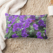 紫色のペチュニアが付いている陽気な腰神経の枕! ランバークッション (ブランケット)