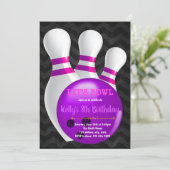 紫色のボーリングのパーティの招待状 招待状 (スタンド正面)