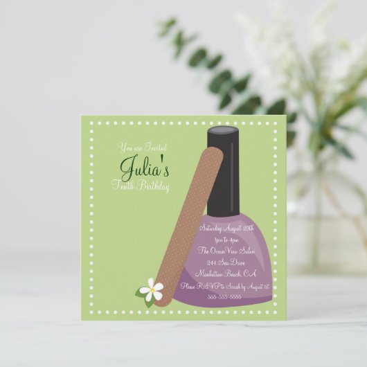 紫色のマニキュアの誕生日の招待 招待状 (スタンド正面)