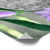 紫色のユリの花のフレーム独自の写真を作成 ポスター (角)