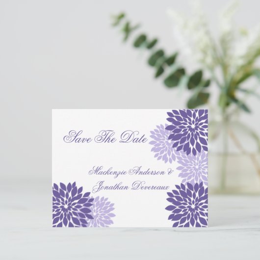 紫色のラベンダーホワイトフローラ保存日付 案内ポストカード (スタンド正面)