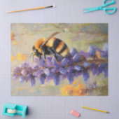 紫色のルパンの花の切り離しに乗る 薄葉紙 (クラフト)