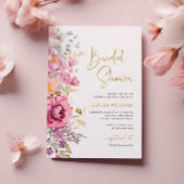 紫色のワイルドフラワーブライダルシャワー招待 招待状