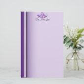 紫色のワイルドフラワーヘッダー(縦縁ど) 便箋 (スタンド正面)