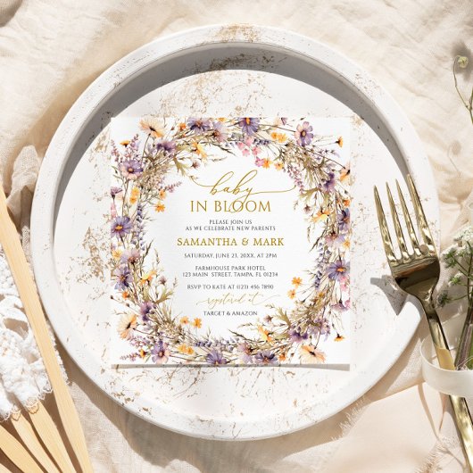 紫色のワイルドフラワーベビーイン開花シャワー 招待状