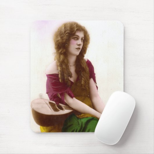 紫色のヴィンテージジプシーGalの色によって染められる写真 マウスパッド (マウス)