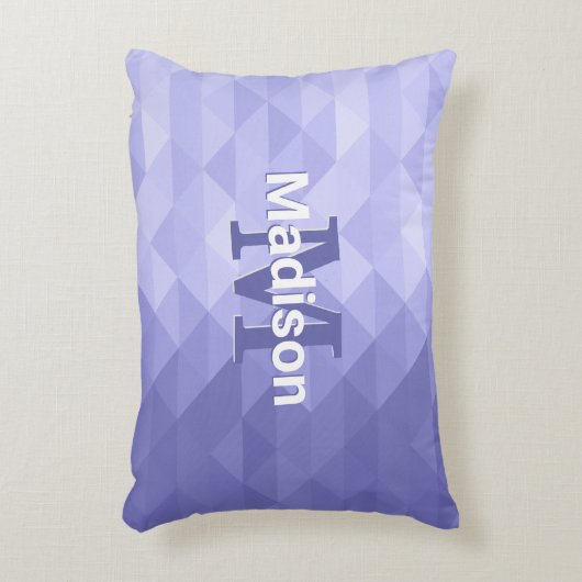 紫色の三角形のジオメトリ正方形モノグラム アクセントクッション (正面(垂直))