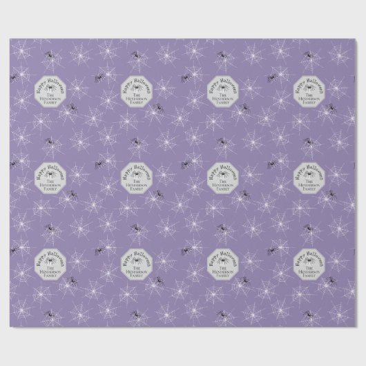 紫色の不気味なクモカスタムの家族の名前ハロウィーン ラッピングペーパー (フラット)