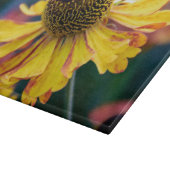 紫色の中心を持つ鮮やかな黄色のヘレニウム カッティングボード (角)