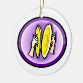 紫色の円の衝突のシンバルを演奏する2つの手 セラミックオーナメント (左)