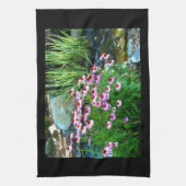 紫色の円錐飾り付きガーデンストリームデジタル キッチンタオル (縦)