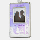 紫色の冬のワンダーランド雪の家の写真 シルバープレートフレームオーナメント (左)