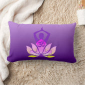 紫色の勾配のOmのはすの花のヨガの姿勢 ランバークッション (ブランケット)