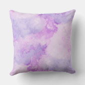 紫色の大理石の背景に飛行中の鳥 クッション (裏面)