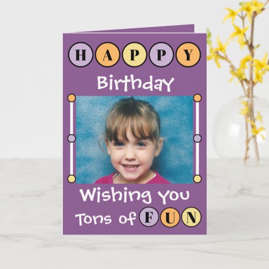 紫色の子供のおもしろいの多くを願って誕生日 カード (黄色い花)