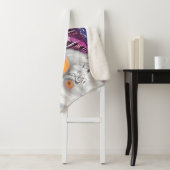 紫色の帽子に格言のクリスマスソングを歌う幸せなクリスマス シェルパブランケット (インサイチュ)