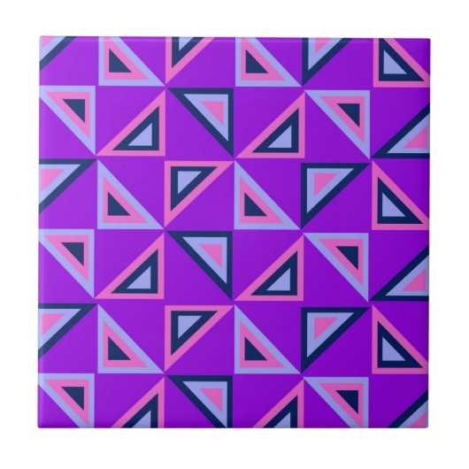 紫色の幾何学的な三角形のパターン タイル (正面)