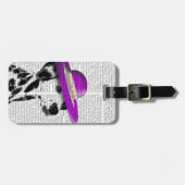 紫色の広い縁取り帽子を持つダルマチア ラゲッジタグ (正面横)