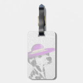 紫色の広い縁取り帽子を持つダルマチア ラゲッジタグ (裏面縦)