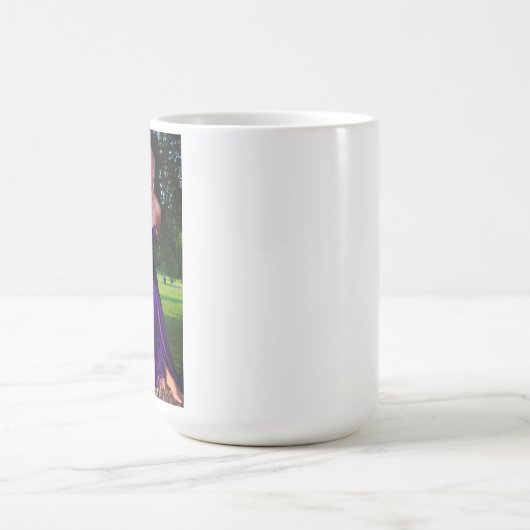 紫色の服が付いているレイチェルのマグ コーヒーマグカップ (中央)