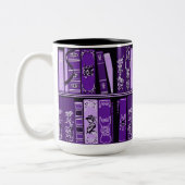 紫色の本棚ヴィンテージ本 ツートーンマグカップ (左)