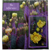 紫色の棘のあるナシのサボテン黄色の花 シャワーカーテン (正面)