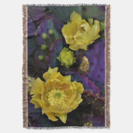 紫色の棘のあるナシのサボテン黄色の花 スローブランケット