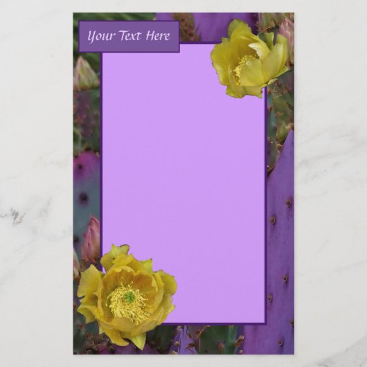 紫色の棘のあるナシのサボテン黄色の花 便箋 (正面)