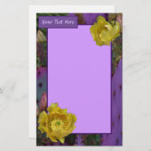 紫色の棘のあるナシのサボテン黄色の花 便箋 (正面/裏面)